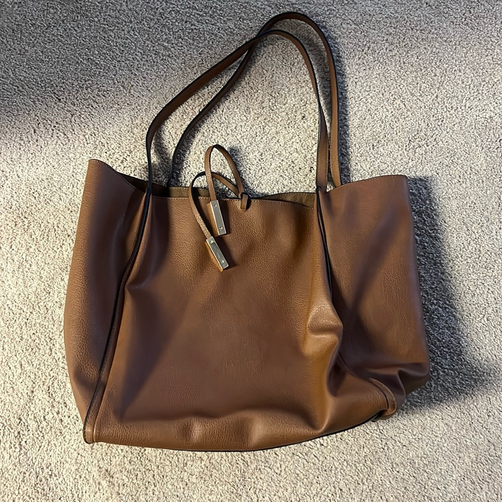 A new day brown leather shoulder bag, great condition!